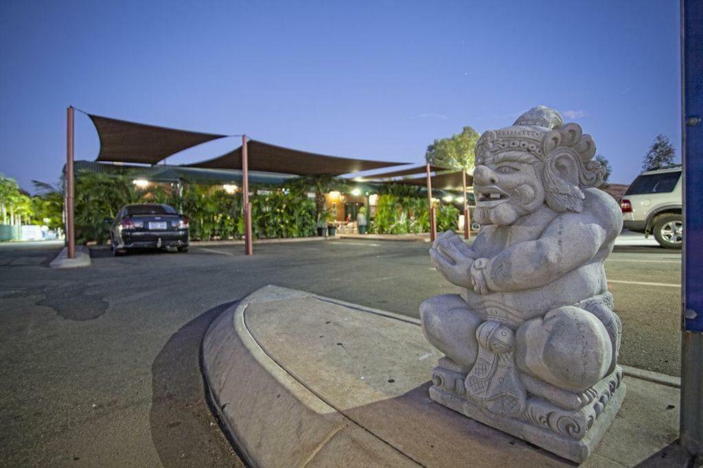 Latitude20 Cattrall Park Motel Karratha Buitenkant foto